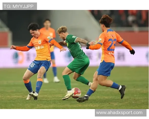 鲁能与国安历史交锋回顾及战绩分析揭示双方对决的精彩瞬间