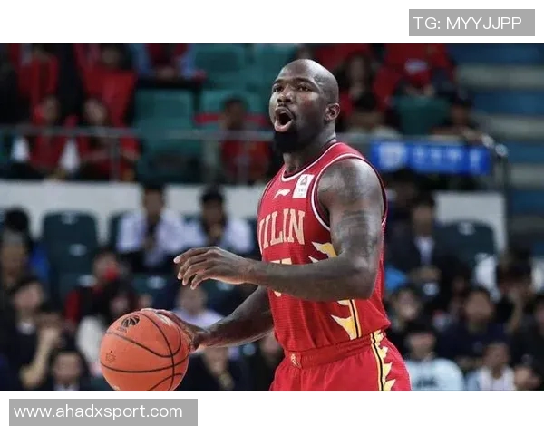 快船与山猫激战正酣2月27日精彩对决引发球迷热议 快船与山猫激战正酣2月27日精彩对决引发球迷热议